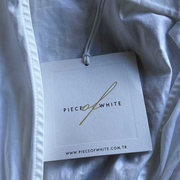 Piece of White Top - Picture 4 of 6